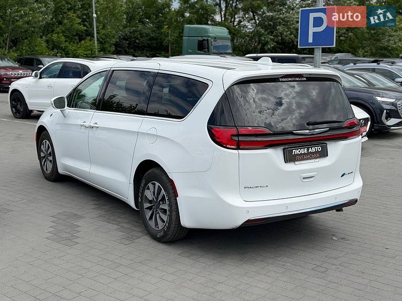 Минивэн Chrysler Pacifica 2022 в Львове