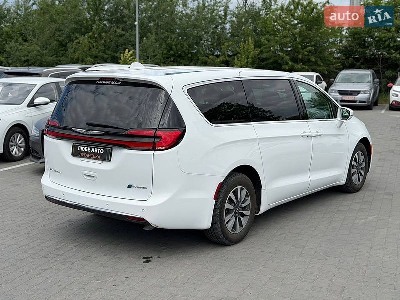 Минивэн Chrysler Pacifica 2022 в Львове