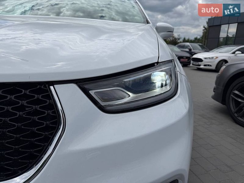Минивэн Chrysler Pacifica 2022 в Львове