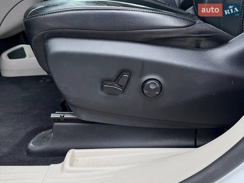 Минивэн Chrysler Pacifica 2022 в Львове