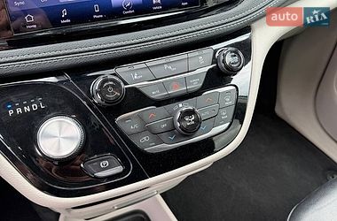 Минивэн Chrysler Pacifica 2022 в Львове