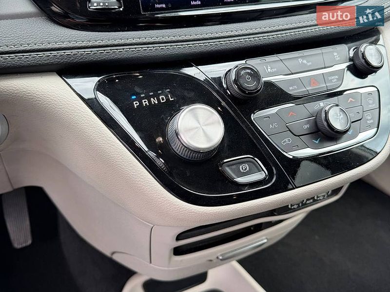 Минивэн Chrysler Pacifica 2022 в Львове