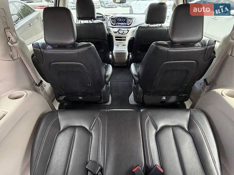 Минивэн Chrysler Pacifica 2022 в Львове