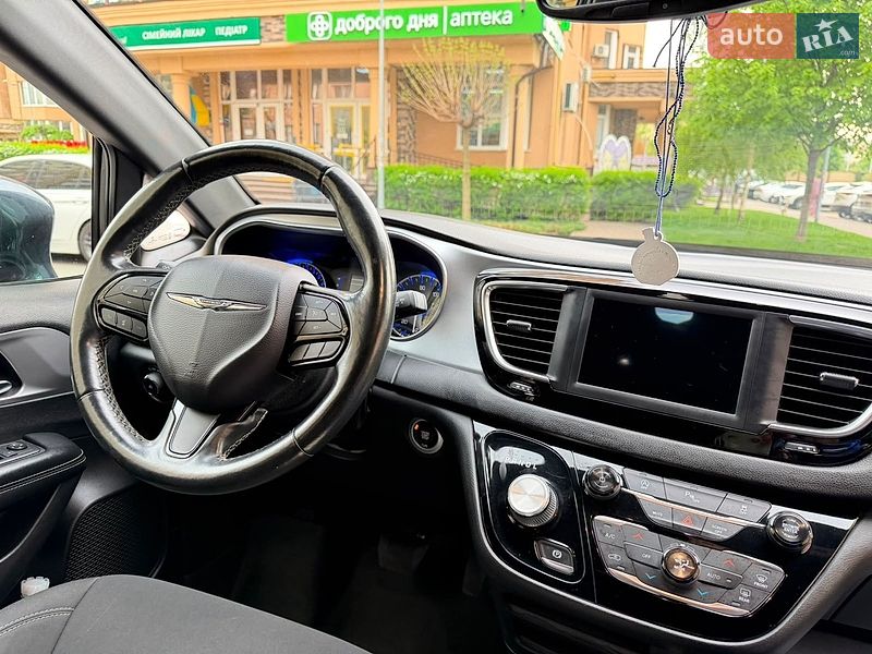 Мінівен Chrysler Pacifica 2019 в Києві фото 8 Мінівен Chrysler Pacifica 2019 в Києві