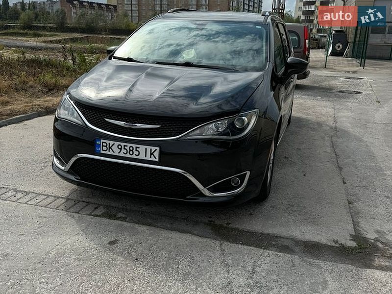 Универсал Chrysler Pacifica 2019 в Ровно