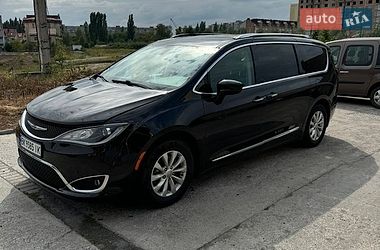 Универсал Chrysler Pacifica 2019 в Ровно