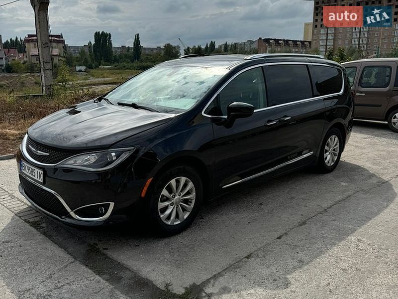 Универсал Chrysler Pacifica 2019 в Ровно
