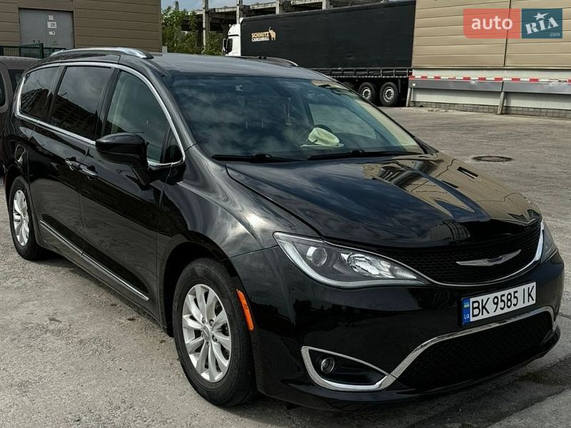 Универсал Chrysler Pacifica 2019 в Ровно