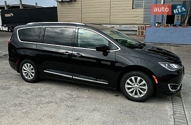 Универсал Chrysler Pacifica 2019 в Ровно