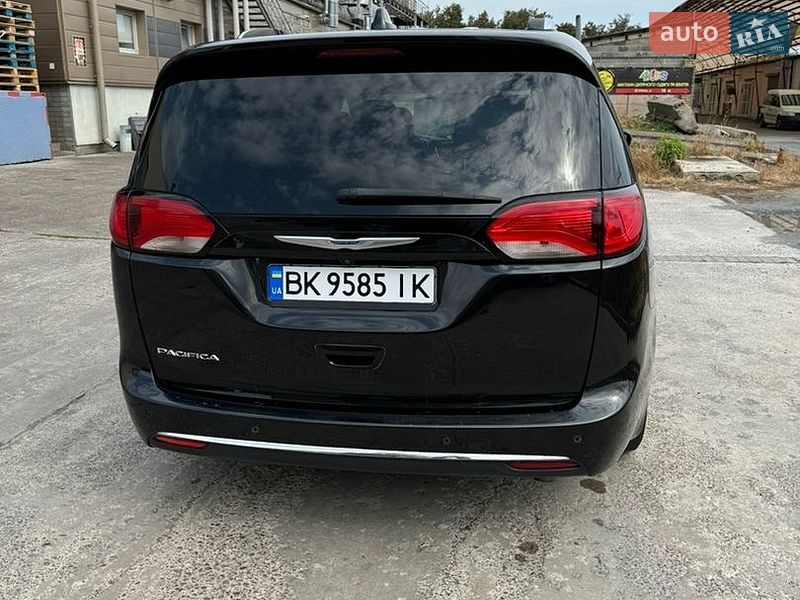 Универсал Chrysler Pacifica 2019 в Ровно