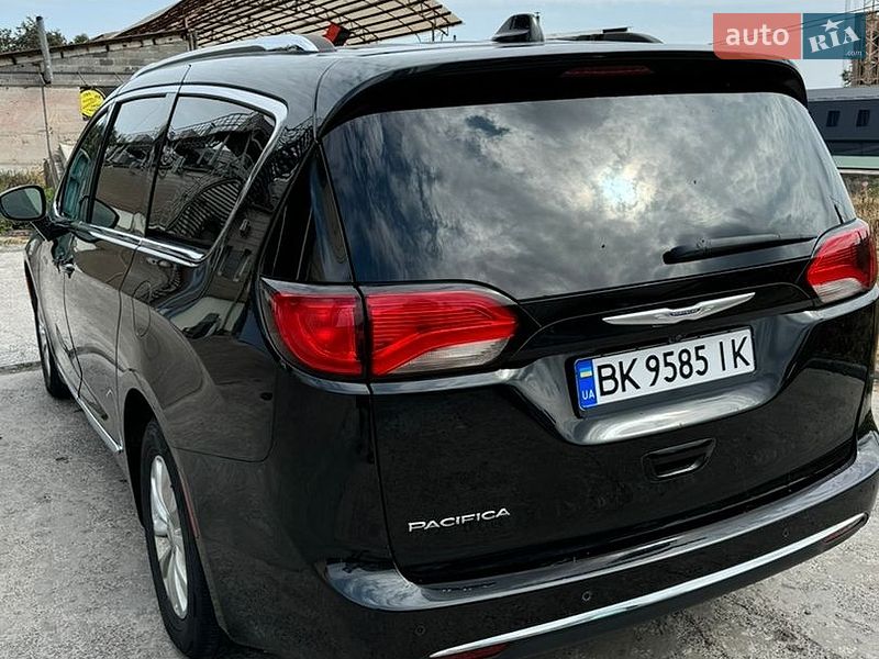 Универсал Chrysler Pacifica 2019 в Ровно
