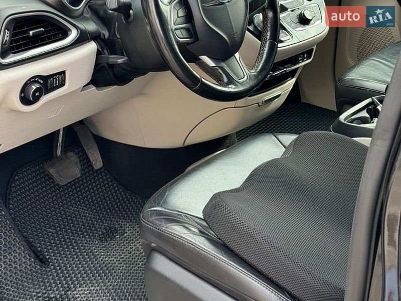 Универсал Chrysler Pacifica 2019 в Ровно