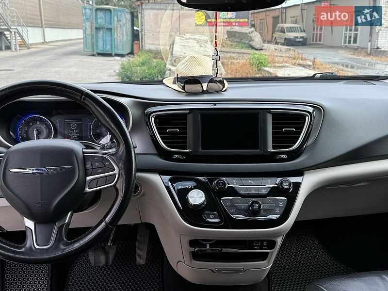 Универсал Chrysler Pacifica 2019 в Ровно