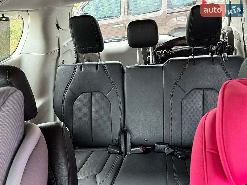 Универсал Chrysler Pacifica 2019 в Ровно