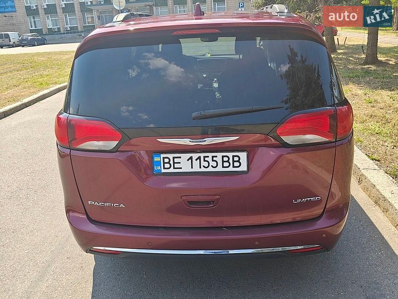Минивэн Chrysler Pacifica 2018 в Николаеве