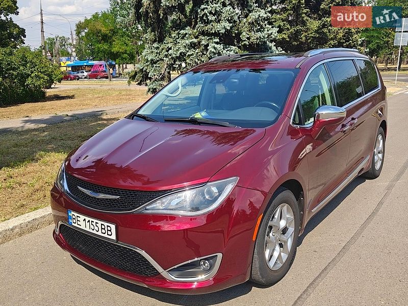 Минивэн Chrysler Pacifica 2018 в Николаеве