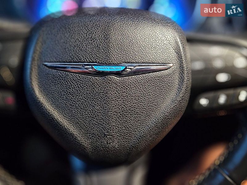 Мінівен Chrysler Pacifica 2021 в Харкові