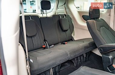 Мінівен Chrysler Pacifica 2018 в Києві