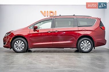Мінівен Chrysler Pacifica 2018 в Києві
