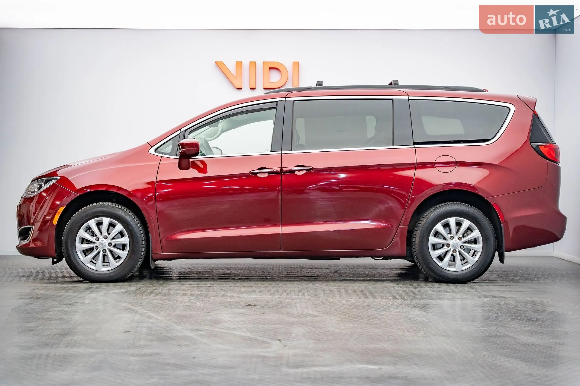 2018 Chrysler Pacifica - мініатюра 3