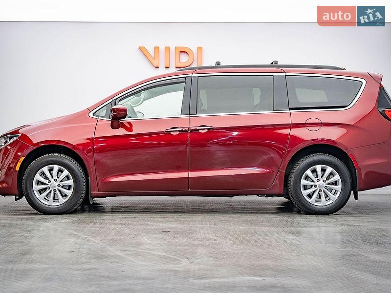 Мінівен Chrysler Pacifica 2018 в Києві
