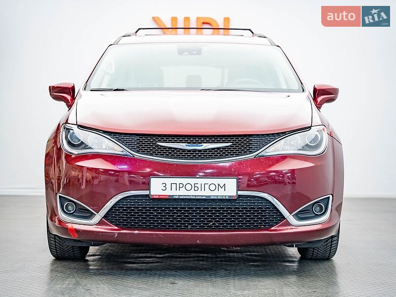 Мінівен Chrysler Pacifica 2018 в Києві
