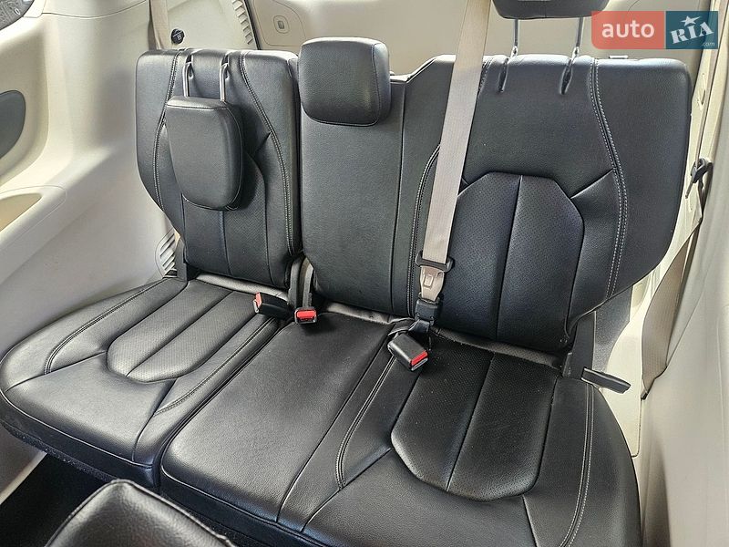 Мінівен Chrysler Pacifica 2022 в Львові