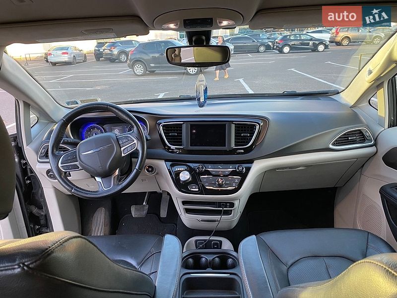 Мінівен Chrysler Pacifica 2019 в Одесі