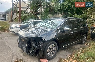 Минивэн Chrysler Pacifica 2017 в Одессе