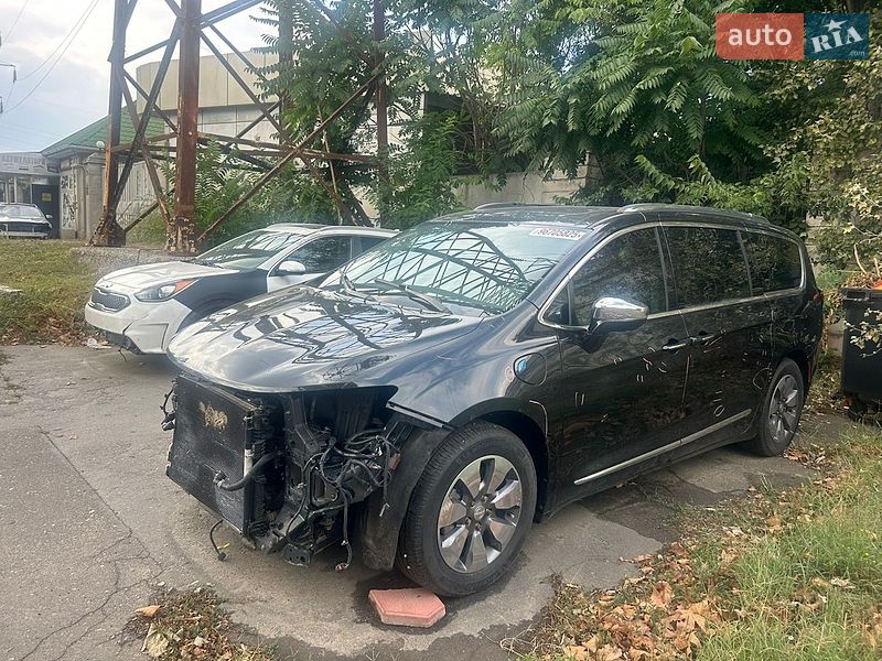 Минивэн Chrysler Pacifica 2017 в Одессе