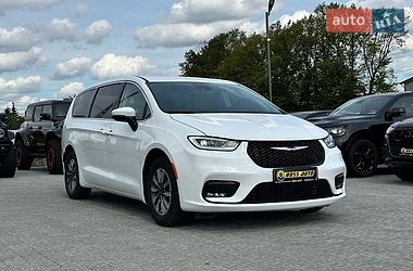 Мінівен Chrysler Pacifica 2023 в Івано-Франківську