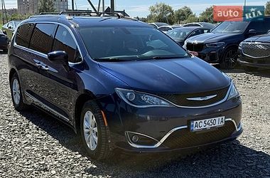 Мінівен Chrysler Pacifica 2018 в Луцьку