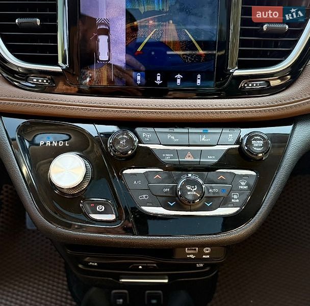 Минивэн Chrysler Pacifica 2016 в Днепре фото 12 Минивэн Chrysler Pacifica 2016 в Днепре