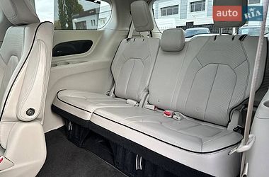 Мінівен Chrysler Pacifica 2017 в Києві