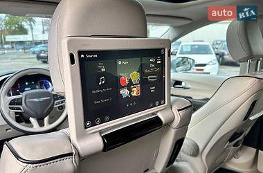 Мінівен Chrysler Pacifica 2017 в Києві