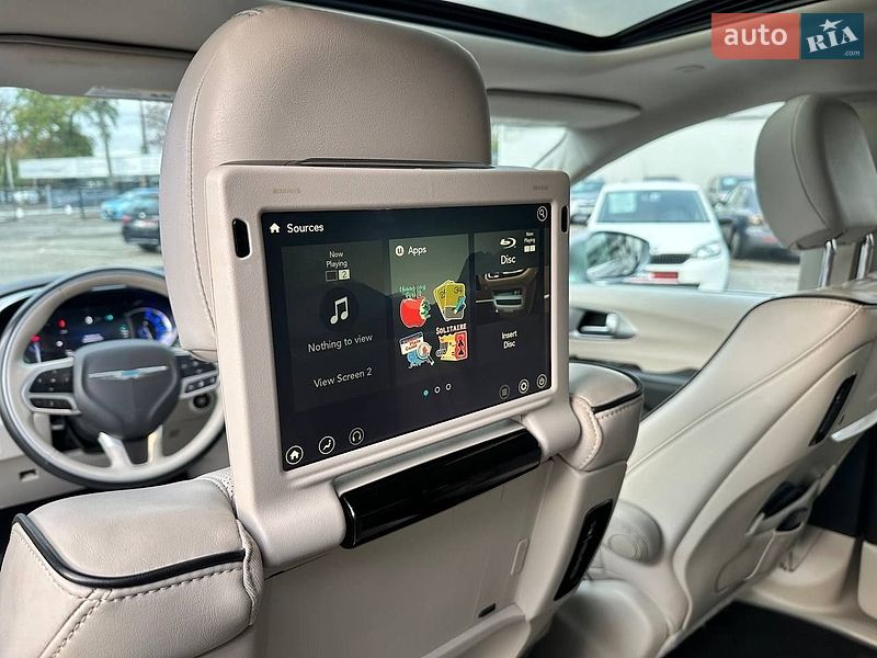 Мінівен Chrysler Pacifica 2017 в Києві