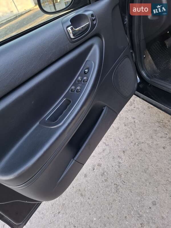 Седан Chrysler Sebring 2005 в 