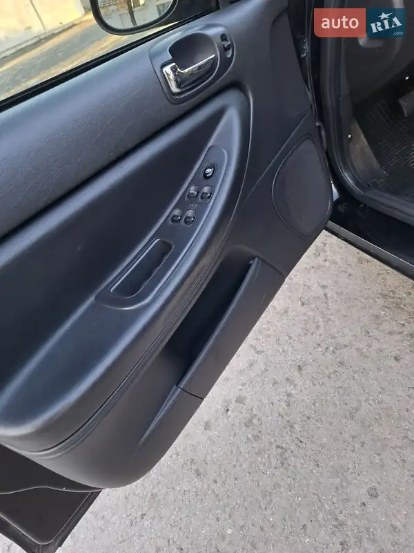 Седан Chrysler Sebring 2005 в 