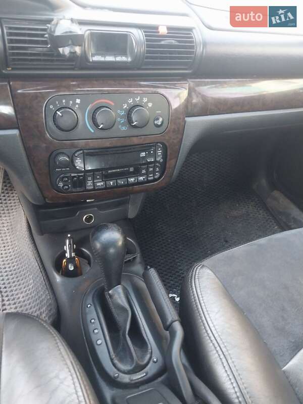 Седан Chrysler Sebring 2003 в Голованевске