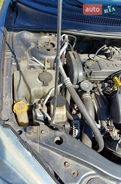 Седан Chrysler Sebring 2004 в 