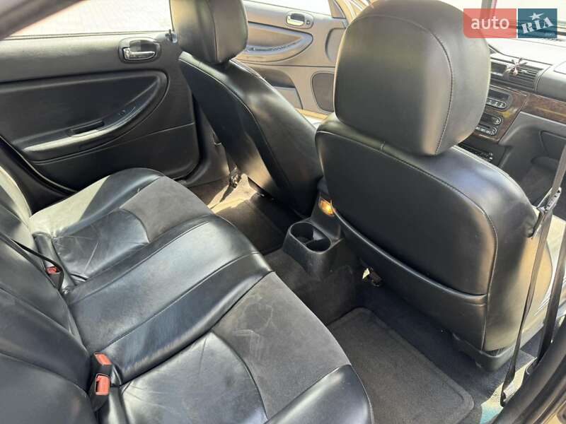 Седан Chrysler Sebring 2006 в Судовой Вишне