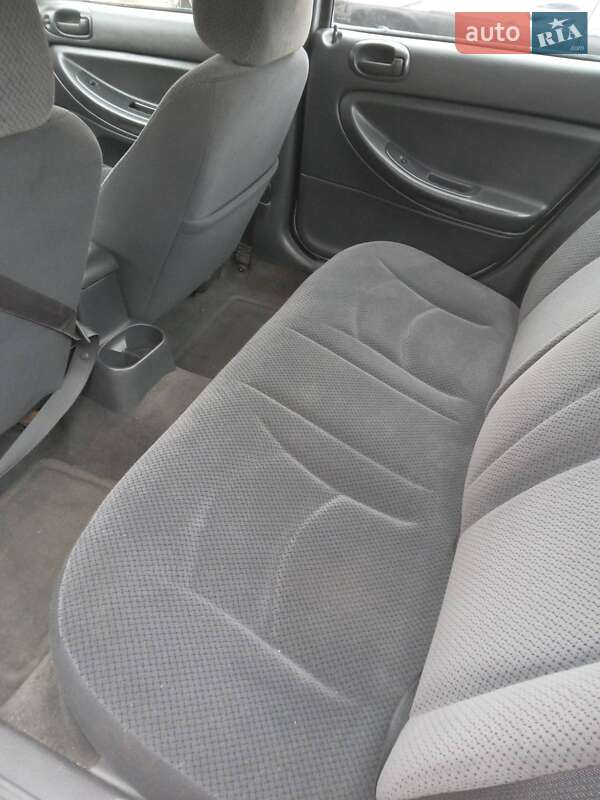 Седан Chrysler Sebring 2004 в Овидиополе