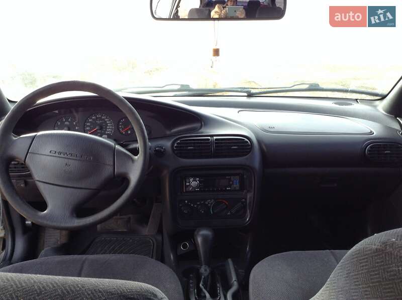Седан Chrysler Stratus 1999 в Миколаєві
