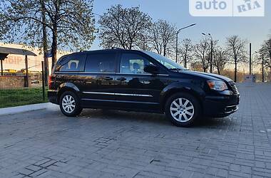 Минивэн Chrysler Town & Country 2015 в Киеве