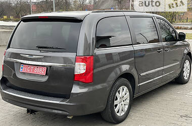 Минивэн Chrysler Town & Country 2015 в Луцке