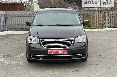 Минивэн Chrysler Town & Country 2015 в Луцке