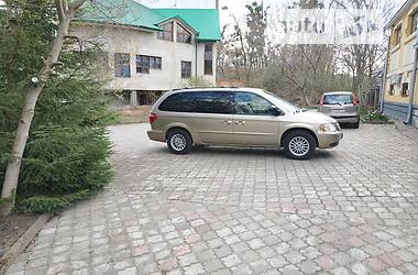 Минивэн Chrysler Town & Country 2002 в Черновцах