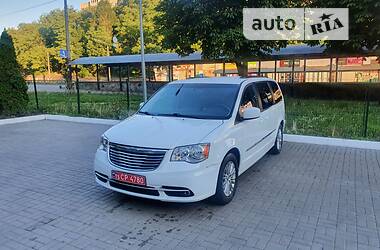 Chrysler Town & Country 2016