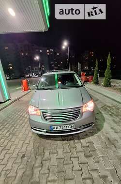 Chrysler Town & Country 2013