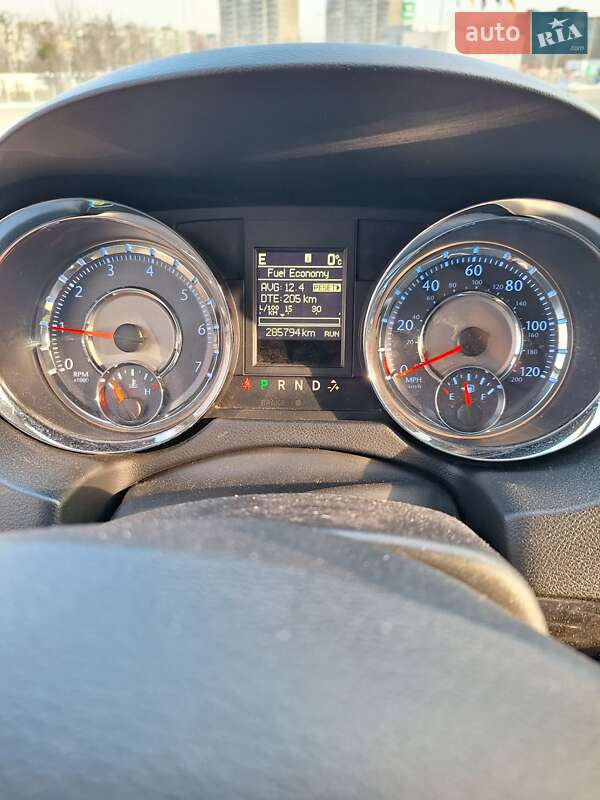 Мінівен Chrysler Town & Country 2013 в Києві